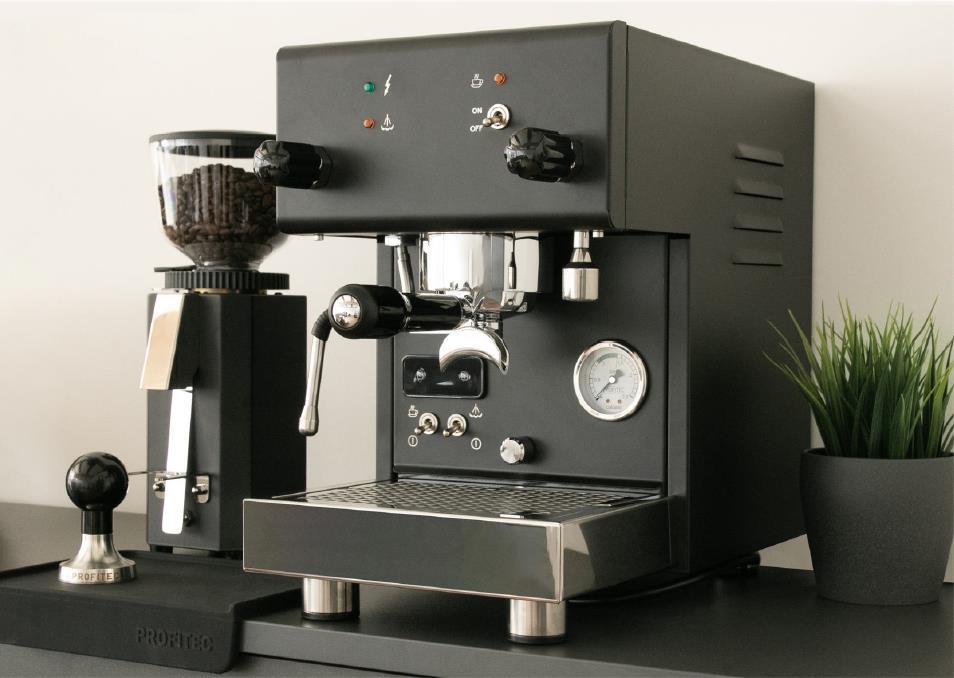 Profitec Pro 300 black Siebträger-Espressomaschine in schwarzem Edelstahl-Design