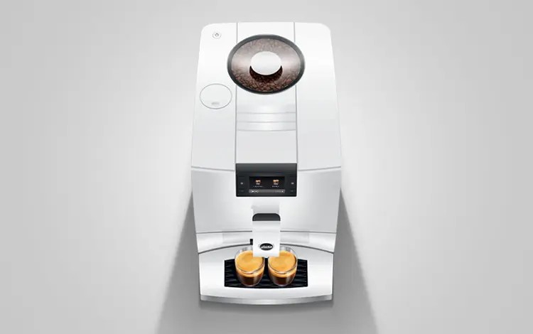 JURA C9 pianowhite Kaffeevollautomat mit elegantem weißem Design und Farbdisplay